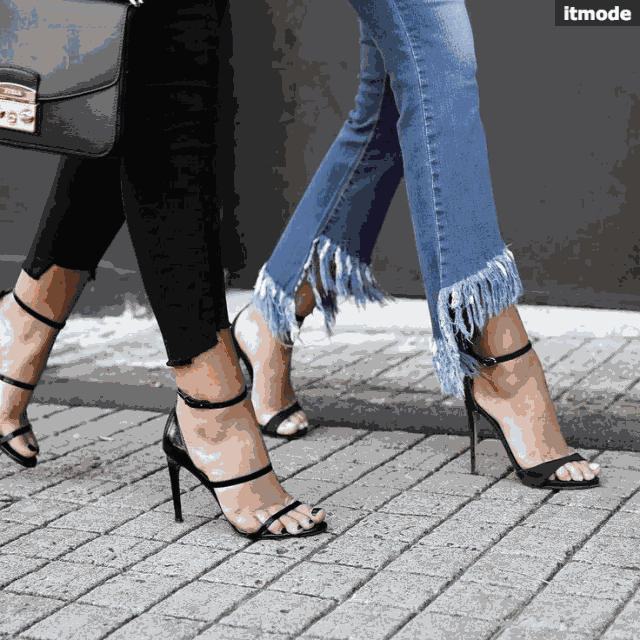 cfw服装设计网 资讯 潮流搭配 ></p></a> 牛仔裤 高跟鞋 不败的经典组合!