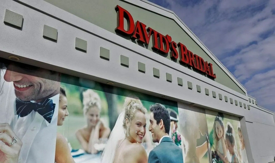  位于美国佛罗里达半岛西岸 Tampa 的 David ‘s Bridal 店铺