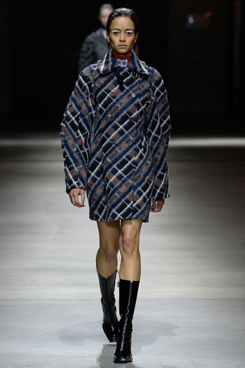 cfw服装设计网 资讯 巴黎男装周 > kenzo(高田贤三)于巴黎男装周发布