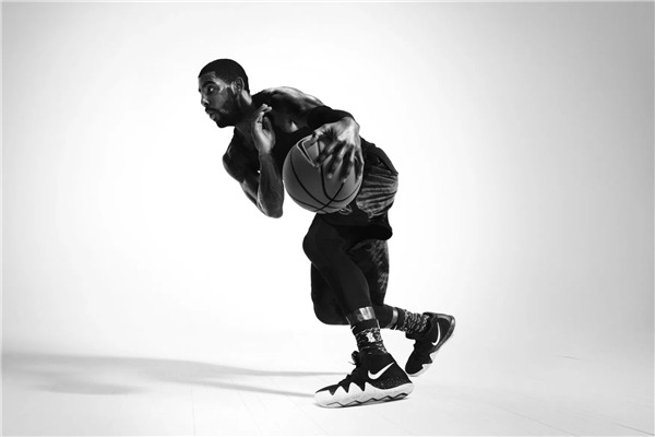 kyrie irving 最先签名鞋 nike kyrie 4 正式发布