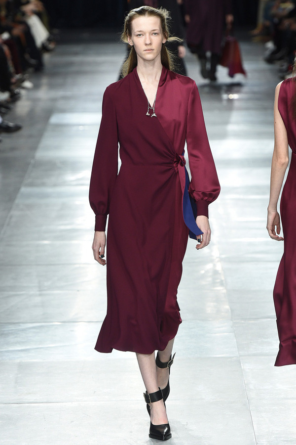 cfw服装设计网 资讯 巴黎男装周 > paul smith 2018秋冬时装秀:英伦风