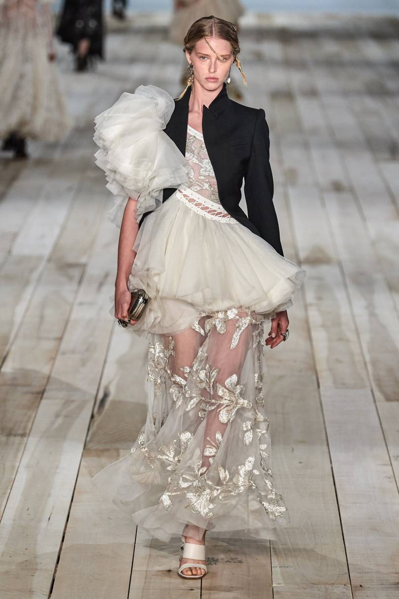 巴黎时装周丨Alexander McQueen 2020春夏服装巴黎时装周服装设计网