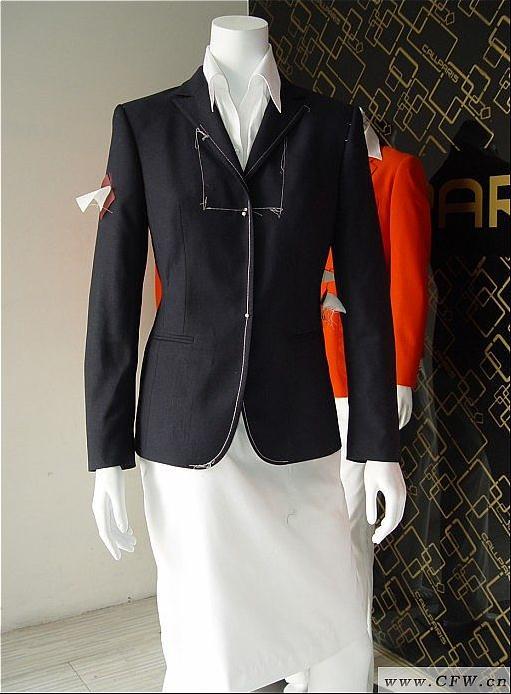 展厅女模特样衣