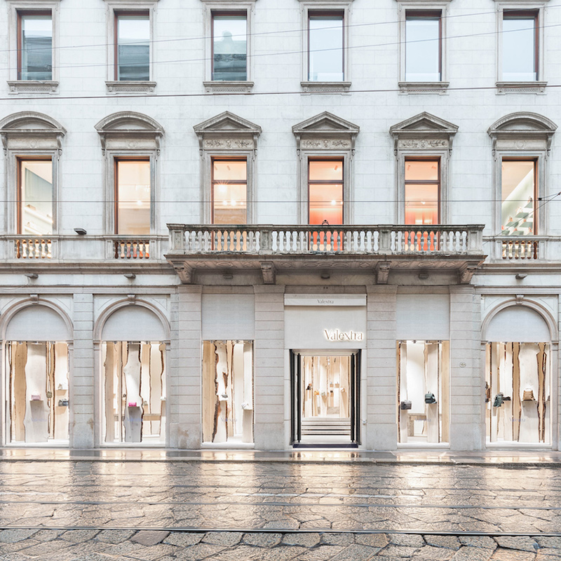 valextra 都会邀请设计师,艺术家或者建筑师来打造这间门店,过程当中