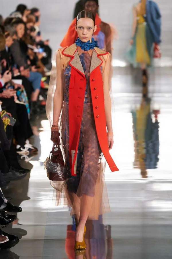 韩国皮衣品牌排行榜_韩国男装品牌为2013巴黎男装周带来清新之风(2)