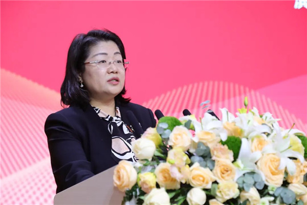 张红霞在讲话时指出,全体纺织企业要进一步增强责任感和使命感,把企业