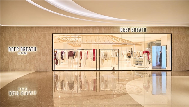 深呼吸秋冬大秀：“质价比之王”深呼吸以自然律动重塑秋冬时尚