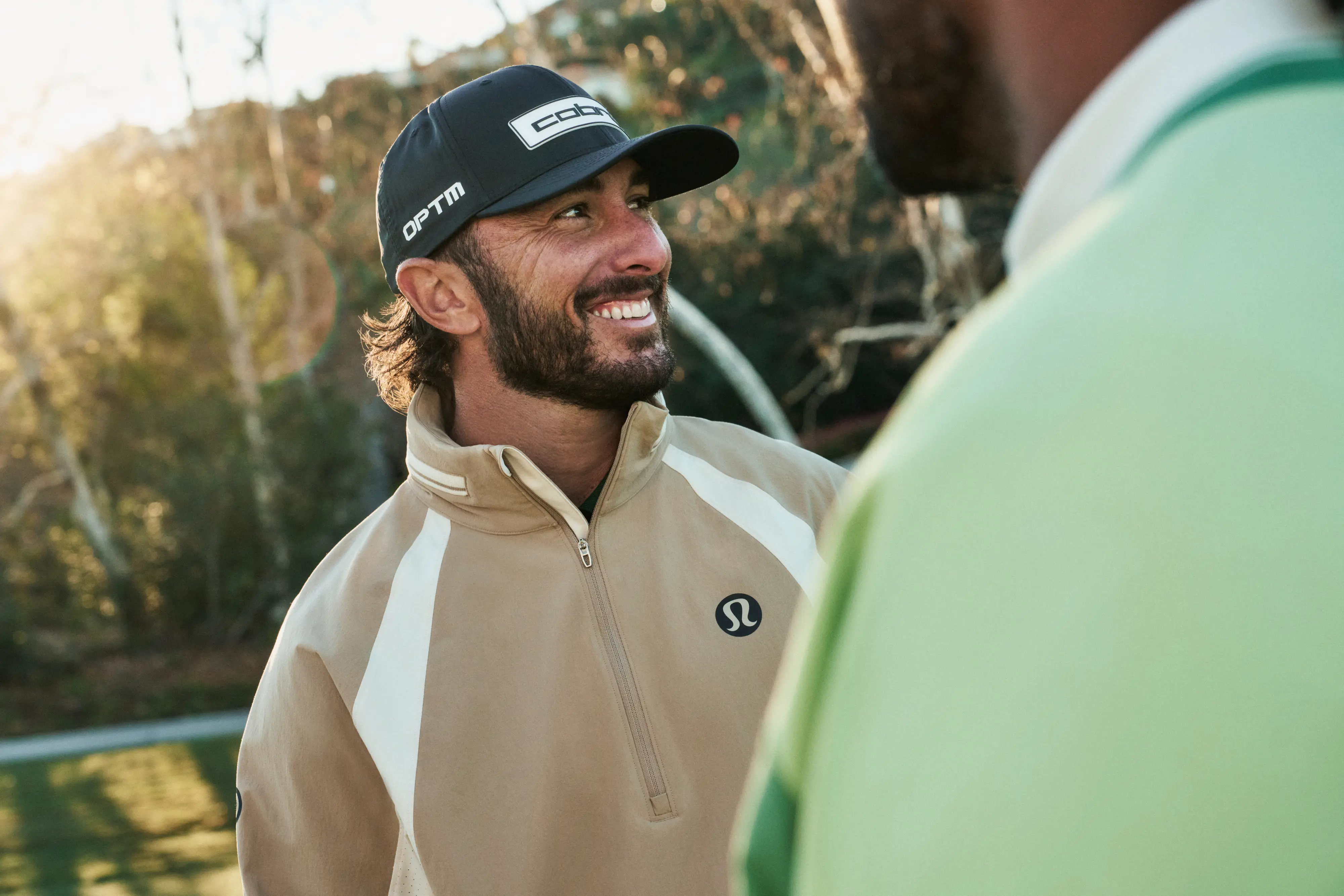 3-1-lululemon大使Max Homa与李旻宇分别演绎高尔夫半拉链套头衫（左）与高尔夫拉链马甲（右）.jpg