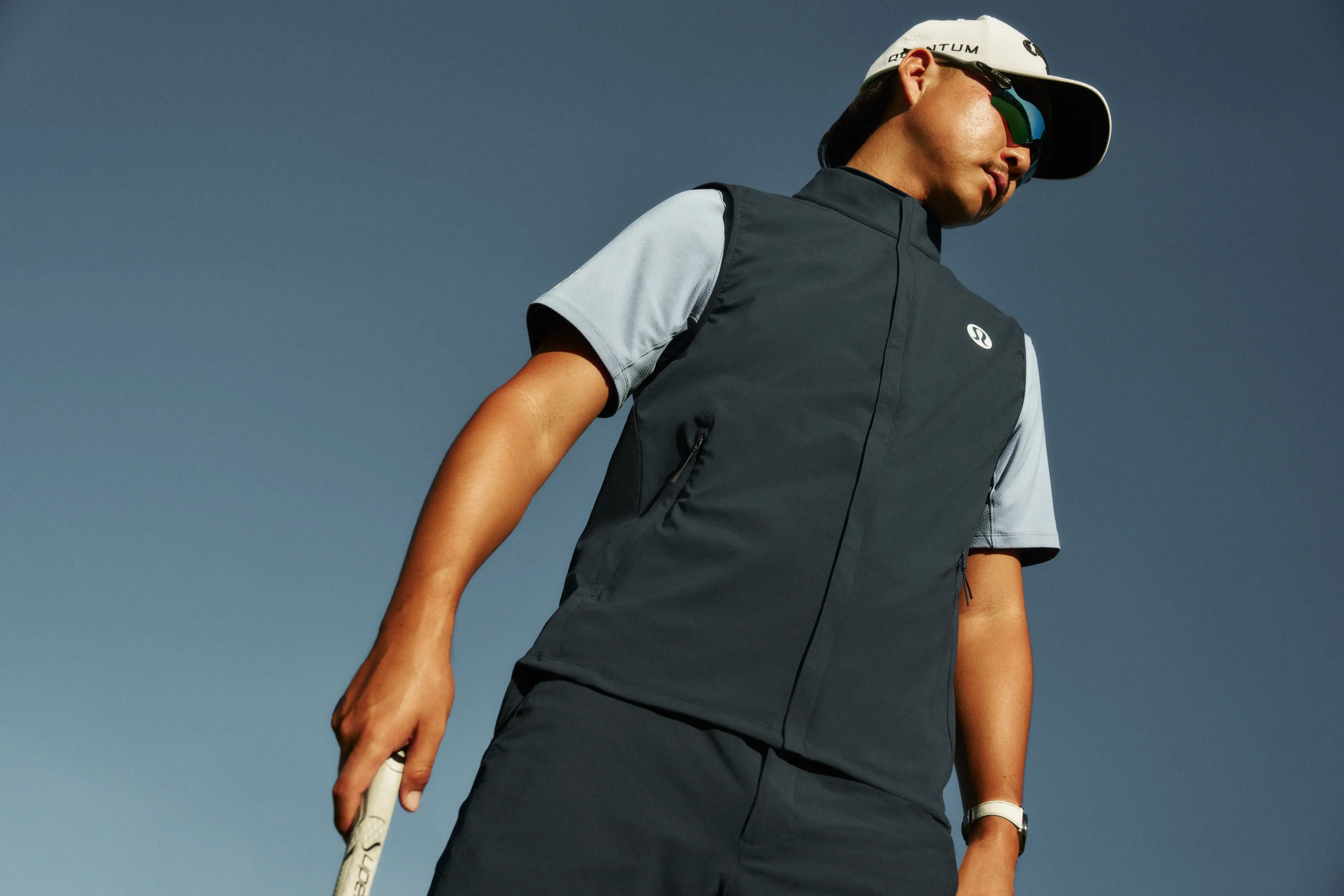 3-2-lululemon大使Max Homa与李旻宇分别演绎高尔夫半拉链套头衫（左）与高尔夫拉链马甲（右）.jpg