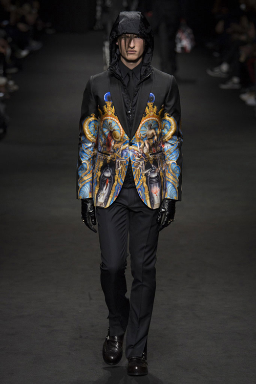 versace范思哲于米兰男装周发布2017秋冬男装系列