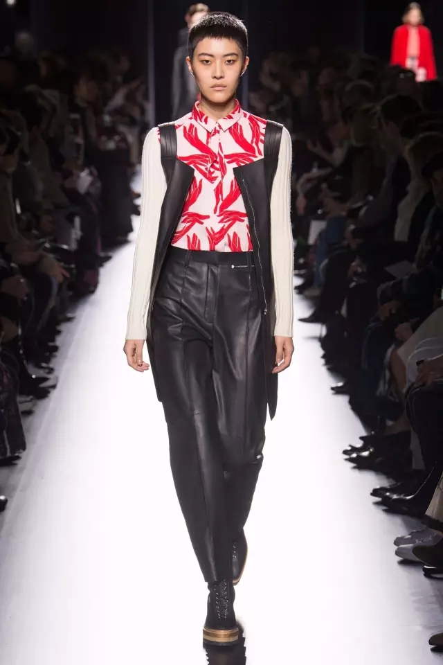 爱马仕 17秋冬系列:凌厉强势的马术女郎-服装巴黎时装周-服装设计网