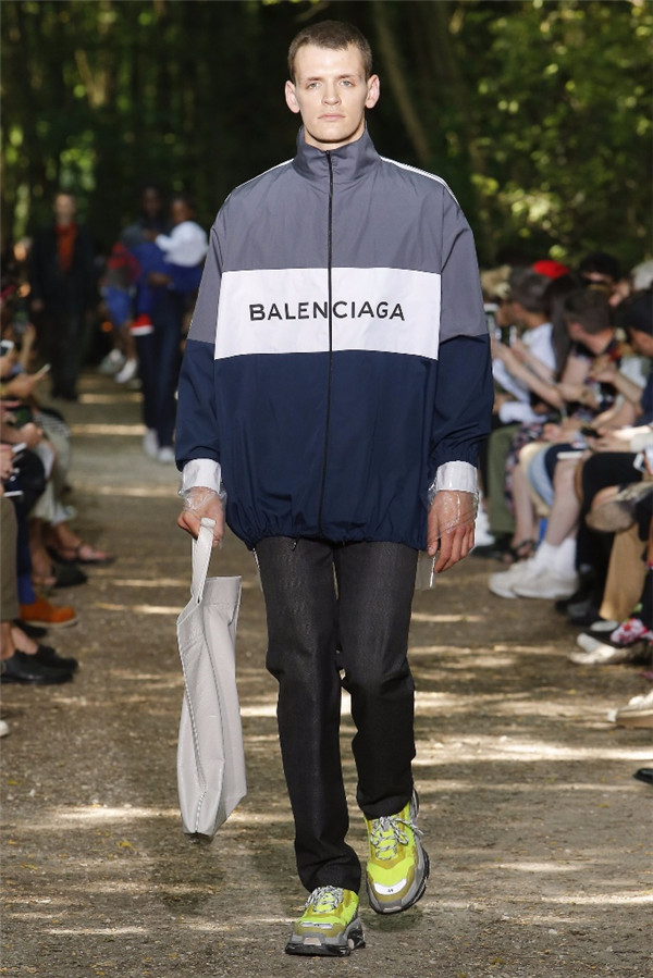巴黎男装周balenciagamenswearspringsummer2018春夏男装发布